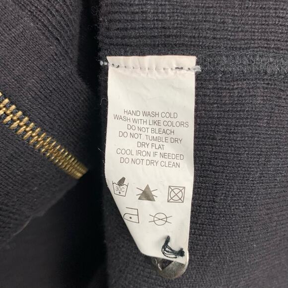 Men's Black and Green Sweater - Picture 9 of 9